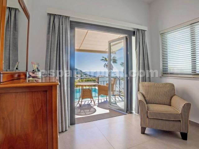 Villa i Mijas, Malaga, Spanien 4 sovrum, 338 kvm. Nr. 128605