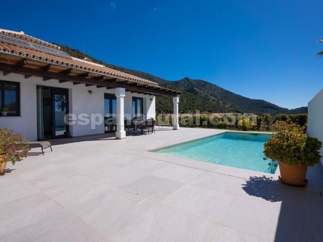 Villa i Mijas, Malaga, Spanien 4 sovrum, 338 kvm. Nr. 128605