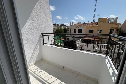 House à vendre Torrevieja, Alicante, Espagne, 3 chambres, 78 m2 No. 130585 - photo 15