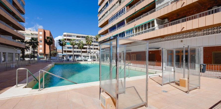 Dzīvoklis Torrevieja, Alicante, Spānijā 3 istabas, 197 m2 Nr. 130587