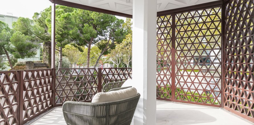 Huoneisto Barcelona, Espanja 5 makuuhuonetta, 273 m2 No. 130258