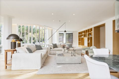 Huoneisto myytävänä Barcelona, Espanja, 5 makuuhuonetta, 273 m2 No. 130258 - kuva 5