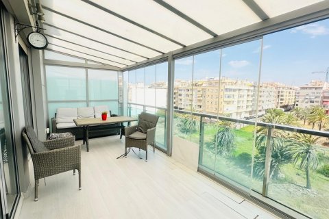 Apartamento en venta Torrevieja, Alicante, España 2 dormitorios, 83 m2 No. 131917 - foto 10
