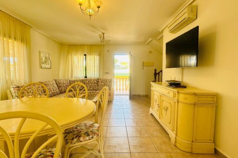 Huvila myytävänä Villamartin, Alicante, Espanja, 3 makuuhuonetta, 239 m2 No. 131918 - kuva 8