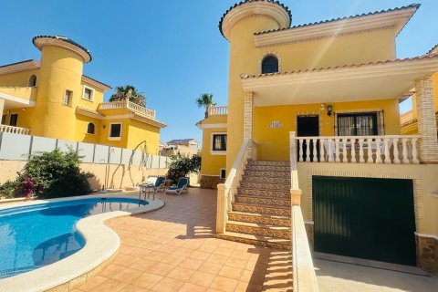 Huvila myytävänä Villamartin, Alicante, Espanja, 3 makuuhuonetta, 239 m2 No. 131918 - kuva 2