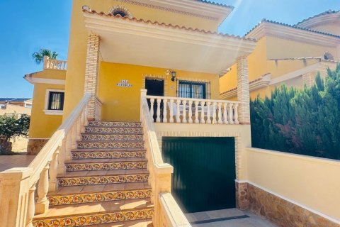 Huvila myytävänä Villamartin, Alicante, Espanja, 3 makuuhuonetta, 239 m2 No. 131918 - kuva 3