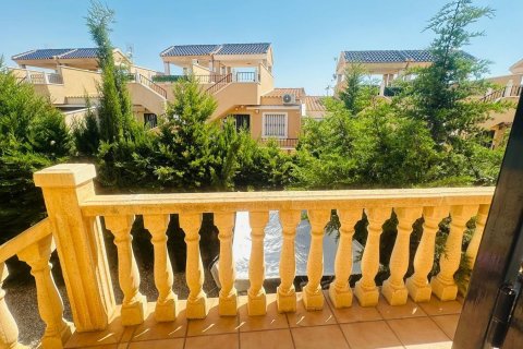 Huvila myytävänä Villamartin, Alicante, Espanja, 3 makuuhuonetta, 239 m2 No. 131918 - kuva 12