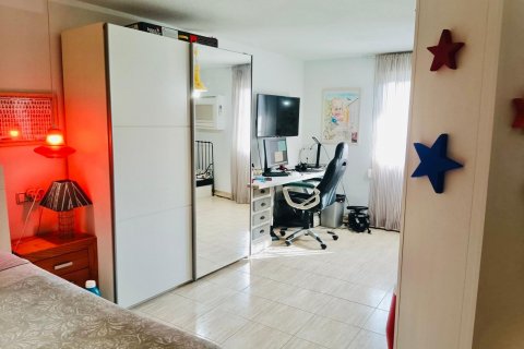 Kaupunkipientalo myytävänä Torrevieja, Alicante, Espanja, 3 makuuhuonetta, 257 m2 No. 131920 - kuva 19