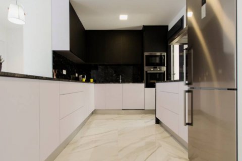 Продажа виллы в Аликанте, Испания 4 спальни, 239м2 №123643 - фото 7