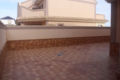 Dzīvoklis pārdošanā Torrevieja, Alicante, Spānijā 2 istabas, 225 m2 Nr. 123640 - attēls 2