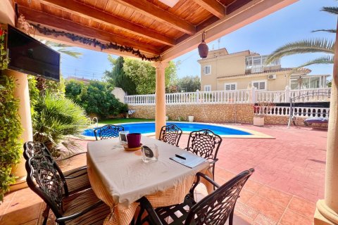 Villa for sale Torrevieja, Alicante, Spain 3 bedrooms, 253 sq.m. No. 127165 - photo 17