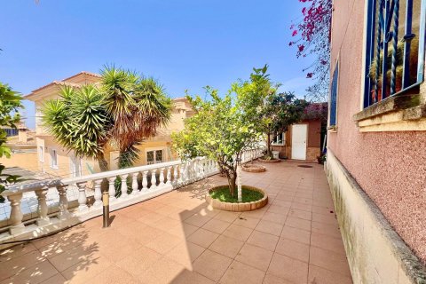 Villa for sale Torrevieja, Alicante, Spain 3 bedrooms, 253 sq.m. No. 127165 - photo 21