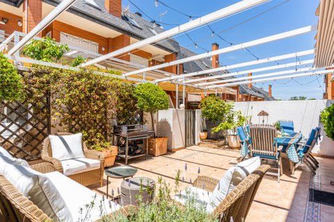 Casa adosada en venta Madrid, España 5 dormitorios, 292 m2 No. 121763 - foto 7