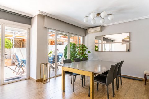 Casa adosada en venta Madrid, España 5 dormitorios, 292 m2 No. 121763 - foto 5