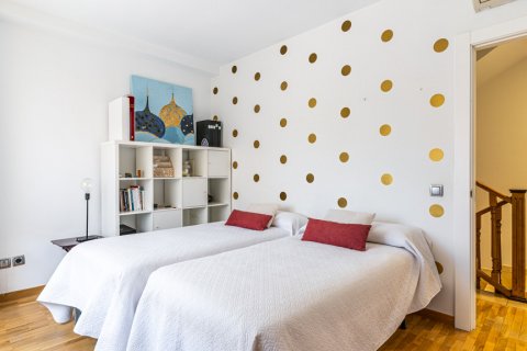 Casa adosada en venta Madrid, España 5 dormitorios, 292 m2 No. 121763 - foto 14