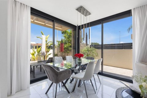 Huvila myytävänä Torrevieja, Alicante, Espanja, 3 makuuhuonetta, 95 m2 No. 125961 - kuva 26