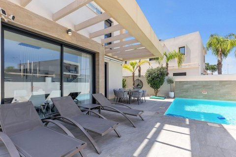 Huvila myytävänä Torrevieja, Alicante, Espanja, 3 makuuhuonetta, 95 m2 No. 125961 - kuva 2