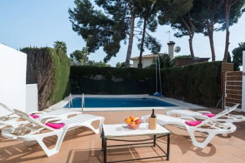 Townhouse for sale Badajoz, Spain 4 bedrooms, 180 sq.m. No. 127450 - photo 1