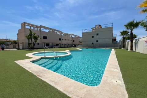 Bungalow for sale Pilar de la Horadada, Alicante, Spain 70 sq.m. No. 127289 - photo 1