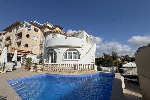 Villa à vendre La Zenia, Alicante, Espagne, 4 chambres, 177 m2 No. 129456 - photo 1