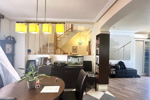Kaupunkipientalo myytävänä La Florida, Alicante, Espanja, 3 makuuhuonetta, 183 m2 No. 131680 - kuva 29