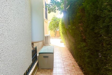Kaupunkipientalo myytävänä La Florida, Alicante, Espanja, 3 makuuhuonetta, 183 m2 No. 131680 - kuva 8