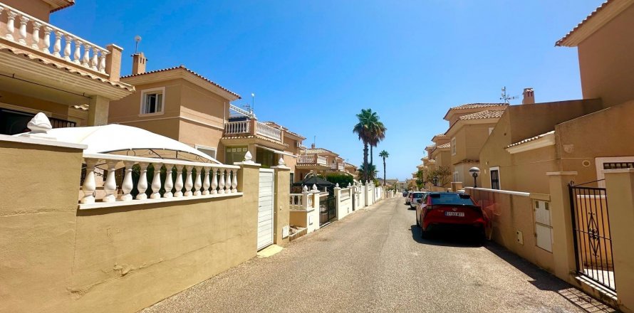 Kaupunkipientalo La Florida, Alicante, Espanja 3 makuuhuonetta, 183 m2 No. 131680