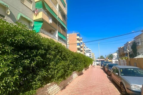 Apartment for sale Punta Prima, Alicante, Spain 3 bedrooms, 92 sq.m. No. 131681 - photo 2