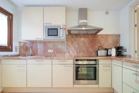 Kaupunkipientalo myytävänä Benahavis, Malaga, Espanja, 3 makuuhuonetta, 180 m2 No. 127455 - kuva 10