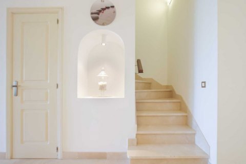 Kaupunkipientalo myytävänä Benahavis, Malaga, Espanja, 3 makuuhuonetta, 180 m2 No. 127455 - kuva 11