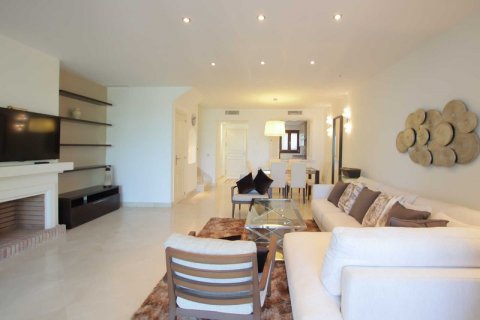 Kaupunkipientalo myytävänä Benahavis, Malaga, Espanja, 3 makuuhuonetta, 180 m2 No. 127455 - kuva 7