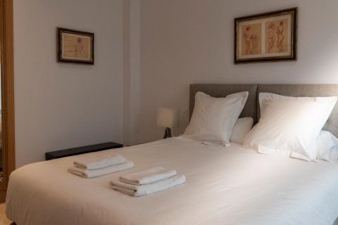 Apartment for rent Madrid, Spain 2 bedrooms, 90 sq.m. No. 129013 - photo 11