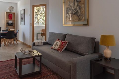 Apartment for rent Madrid, Spain 2 bedrooms, 90 sq.m. No. 129013 - photo 4