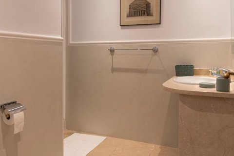 Apartment for rent Madrid, Spain 2 bedrooms, 90 sq.m. No. 129013 - photo 12