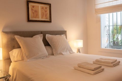 Apartment for rent Madrid, Spain 2 bedrooms, 90 sq.m. No. 129013 - photo 1