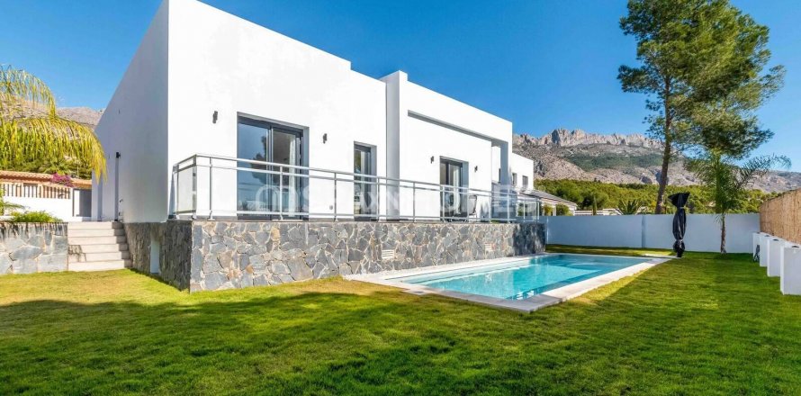 Villa Altea, Alicante, Spagna 4 camere da letto, 175 mq. N° 131255