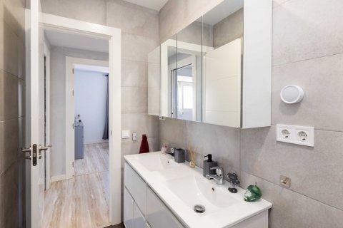 Apartment for sale Malaga, Spain 2 bedrooms, 81 sq.m. No. 121935 - photo 25