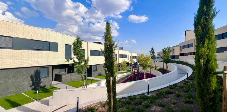 Kamienica Tres Cantos, Madrid, Hiszpania 4 sypialnie, 332 mkw. nr 124731