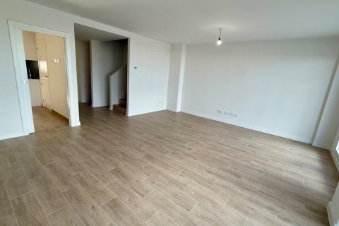 Kamienica Tres Cantos, Madrid, Hiszpania 4 sypialnie, 332 mkw. nr 124731 – zdjęcie 5