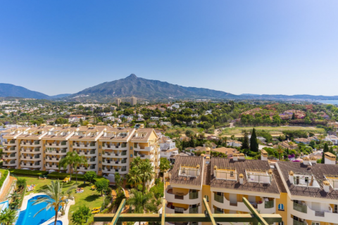 Duplex for sale Nueva Andalucia, Malaga, Spain 2 bedrooms, 97 sq.m. No. 127540 - photo 15