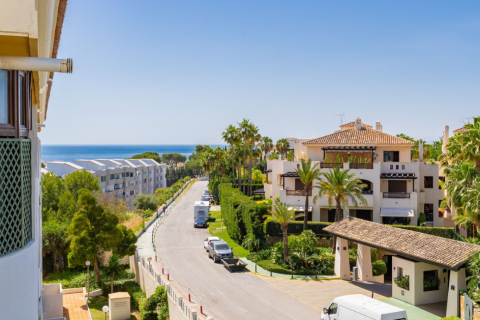 Duplex for sale Nueva Andalucia, Malaga, Spain 2 bedrooms, 97 sq.m. No. 127540 - photo 8
