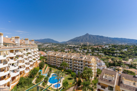 Duplex for sale Nueva Andalucia, Malaga, Spain 2 bedrooms, 97 sq.m. No. 127540 - photo 18