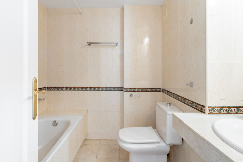 Duplex for sale Nueva Andalucia, Malaga, Spain 2 bedrooms, 97 sq.m. No. 127540 - photo 22