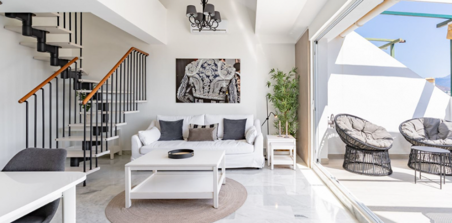 Duplex Nueva Andalucia, Malaga, Spain 2 bedrooms, 97 sq.m. No. 127540
