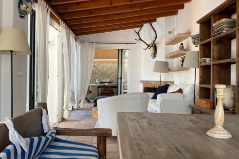 Villa for rent El Puerto de Santa Maria, Cadiz, Spain 4 bedrooms, 240 sq.m. No. 122178 - photo 8