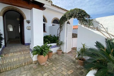 Villa for rent El Puerto de Santa Maria, Cadiz, Spain 4 bedrooms, 240 sq.m. No. 122178 - photo 2