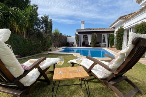 Villa for rent El Puerto de Santa Maria, Cadiz, Spain 4 bedrooms, 240 sq.m. No. 122178 - photo 3