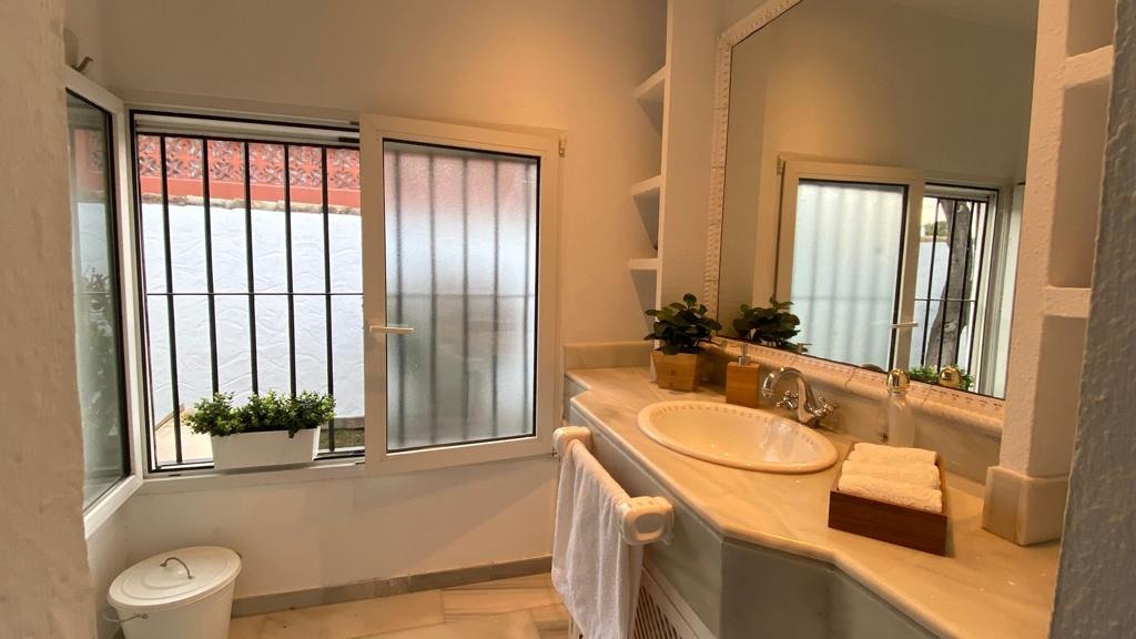 Huvila El Puerto de Santa Maria, Cadiz, Espanja 4 makuuhuonetta, 240 m2 No. 122178