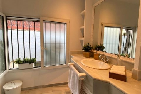 Villa for rent El Puerto de Santa Maria, Cadiz, Spain 4 bedrooms, 240 sq.m. No. 122178 - photo 21