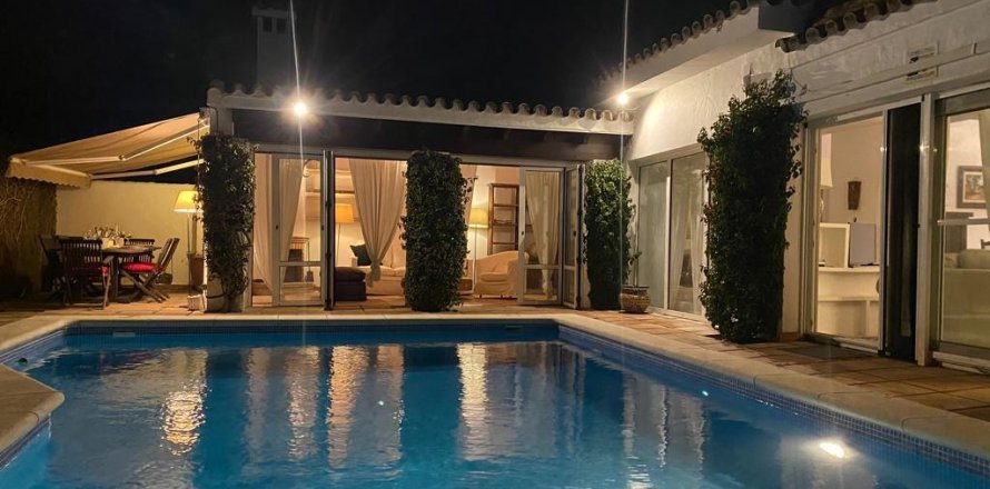 Villa El Puerto de Santa Maria, Cadiz, Spain 4 bedrooms, 240 sq.m. No. 122178